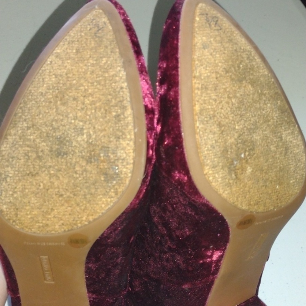 VINCE Camuto Evanata Crushed Velvet Bootie Red size 8.5 - Picture 7 of 14